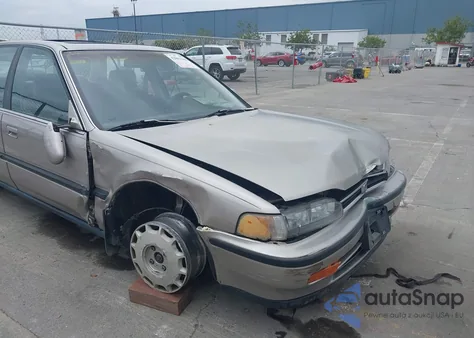 1993 Honda Accord Ex из США, поврежденный, VIN JHMCB7674PC001003